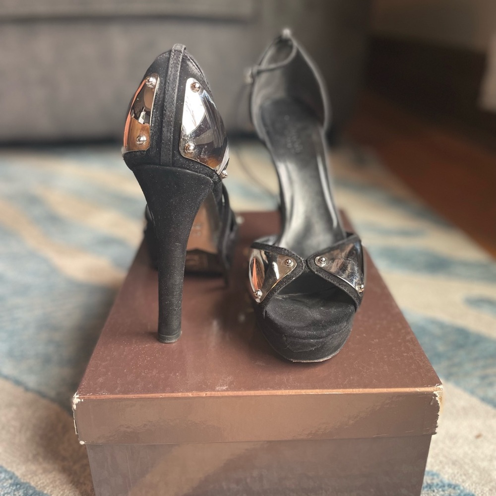 Matching Gucci purse and heels!